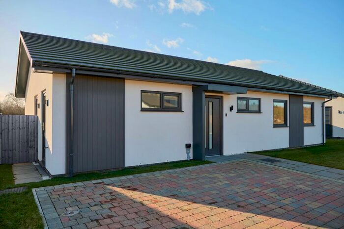 3 Bedroom Detached Bungalow For Sale In The View, Mereside, Burton Waters, LN1