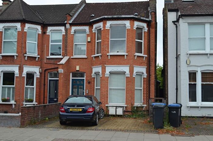 2 Bedroom Flat To Rent In Brownlow Rd, New Southgate, London, N11