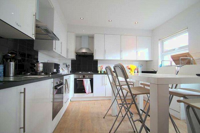 1 Bedroom House To Rent In Mawney Road, Romford, RM7