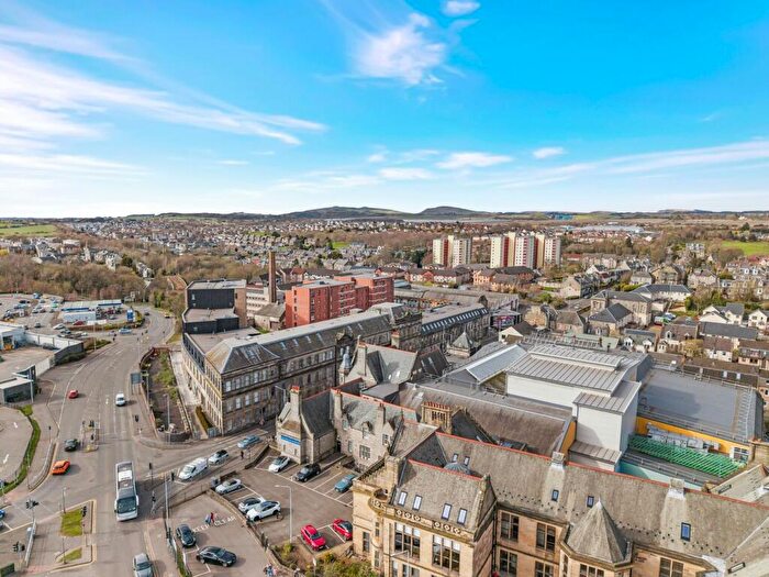 2 Bedroom Flat For Sale In Winterthur Lane, Dunfermline, KY12