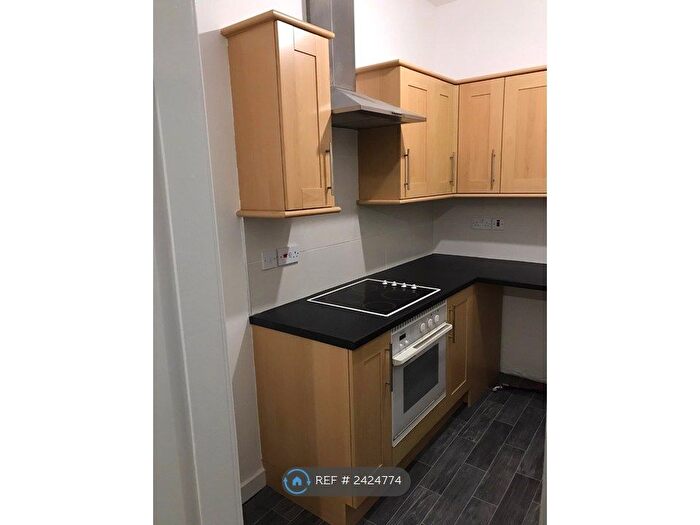 2 Bedroom Terraced House To Rent In Castleford, Castleford, WF10