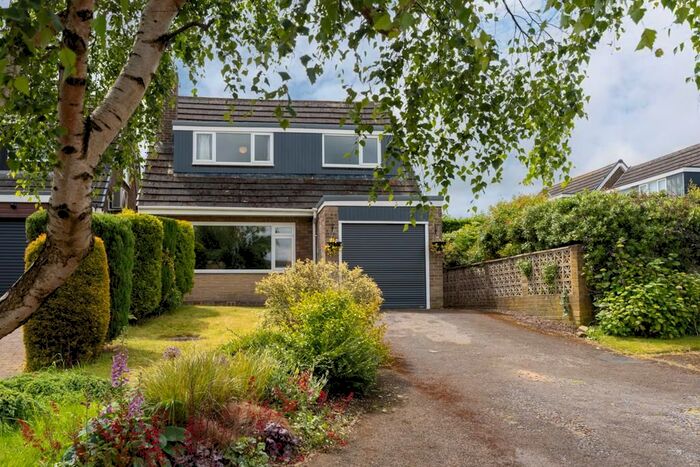 3 Bedroom Detached House For Sale In Holbein Close, Dronfield, S18