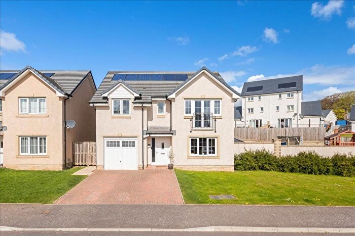 4 Bedroom Detached House For Sale In Bluebell Drive, Penicuik, EH26