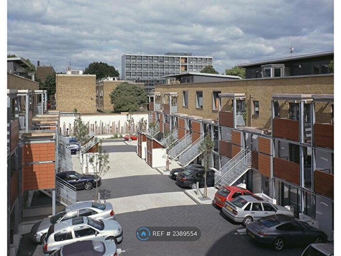 2 Bedroom Flat To Rent In Mile End Road, London, E1