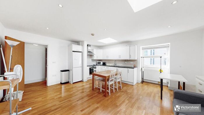 2 Bedroom Apartment To Rent In Kings Terrace, Camden, London, NW1