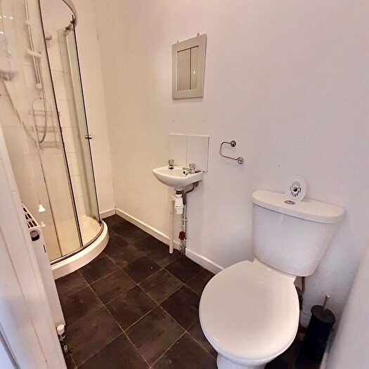 5 Bedroom House To Rent In Nicholl Street, Mount Pleasant, SA1
