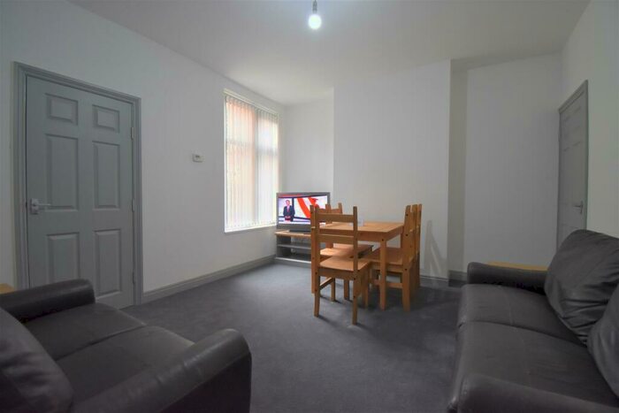 5 Bedroom Terraced House To Rent In Raddlebarn Road Selly Oak, B29
