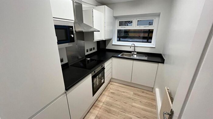 1 Bedroom Flat To Rent In Flat B Woodland Lane, Chapel Allerton, Leeds, LS7
