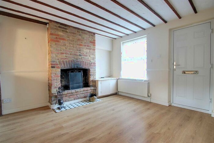 2 Bedroom Cottage To Rent In Vicarage Road, Pitstone, Leighton Buzzard, LU7