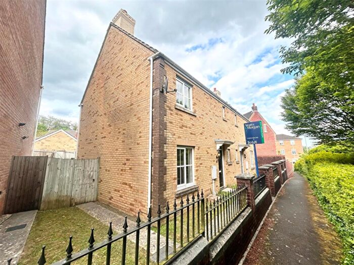 3 Bedroom Semi-Detached House To Rent In Parc Bron Haul, Broadlands, Bridgend, CF31
