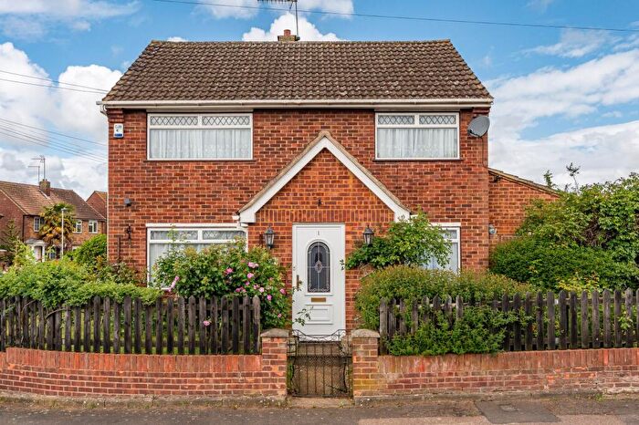 3 Bedroom End Of Terrace House For Sale In Sells Road, Ware, SG12