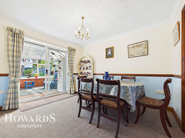 4 Bedroom Detached House For Sale In Ark Close, Lowestoft, NR33