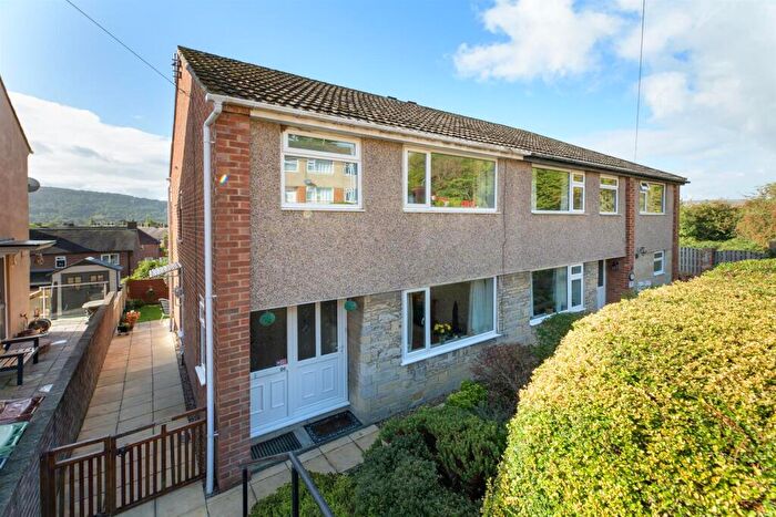 3 Bedroom Semi-Detached House For Sale In Rumplecroft, Otley, LS21