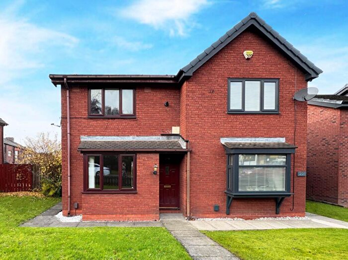 2 Bedroom Semi-Detached House For Sale In Oldham Road, Royton, OL2