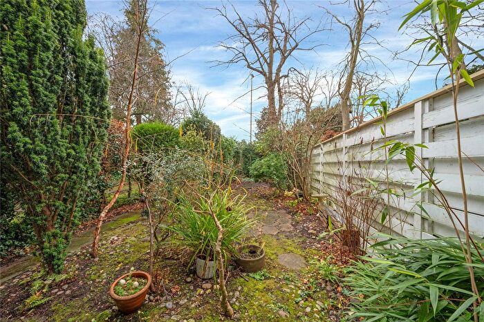 4 Bedroom Terraced House For Sale In Ashford Court, Elmsleigh Avenue, Stoneygate, Leicester, LE2