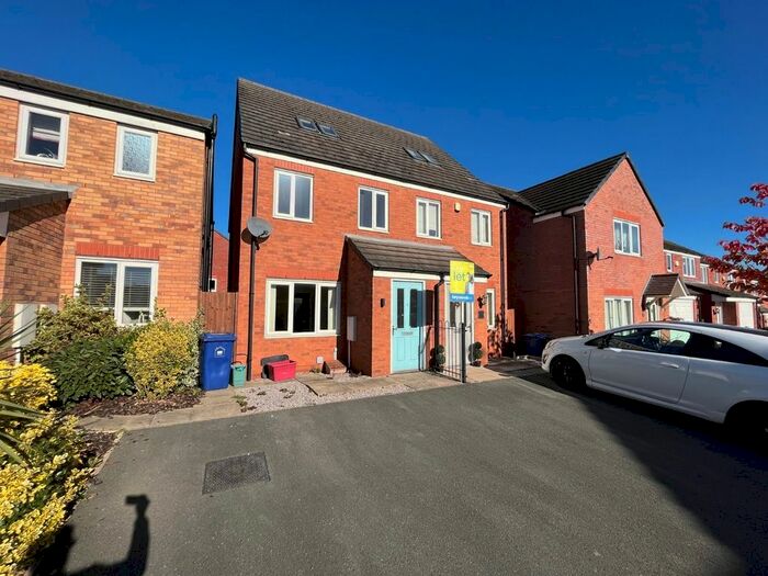 3 Bedroom Detached House To Rent In Greylag Gate, Newcastle, Staffordshire, ST5