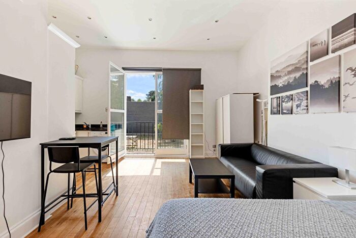 1 Bedroom Flat To Rent In Fairlawn Park, London, SE26