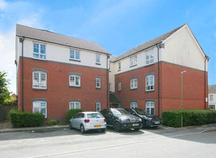 2 Bedroom Flat For Sale In Wessex Gate, Bournemouth, BH8