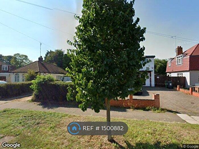 3 Bedroom Semi-Detached House To Rent In Mayne Avenue, Luton, LU4