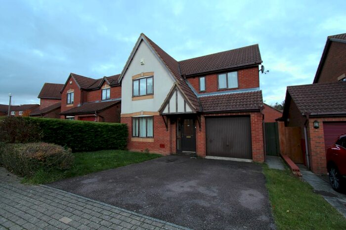 4 Bedroom Semi-Detached House To Rent In Braford Gardens, Shenely Brook End, Milton Keynes, Buckinghamshire MK5