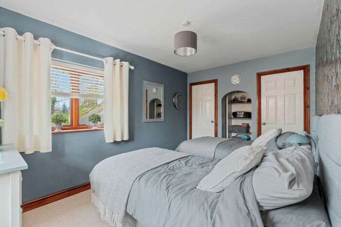 4 Bedroom Detached House For Sale In Warwick Road, Kenilworth, CV8