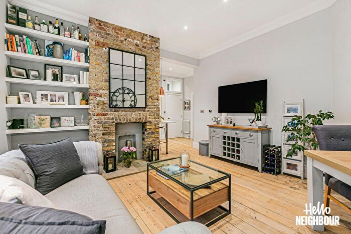 2 Bedroom Flat To Rent In Clapham Road, London, SW9