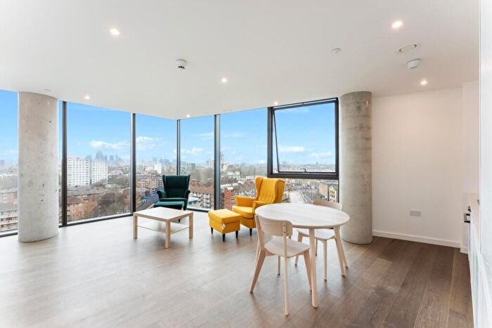 2 Bedroom Apartment To Rent In Vetro Court, Canary Wharf, London, E14