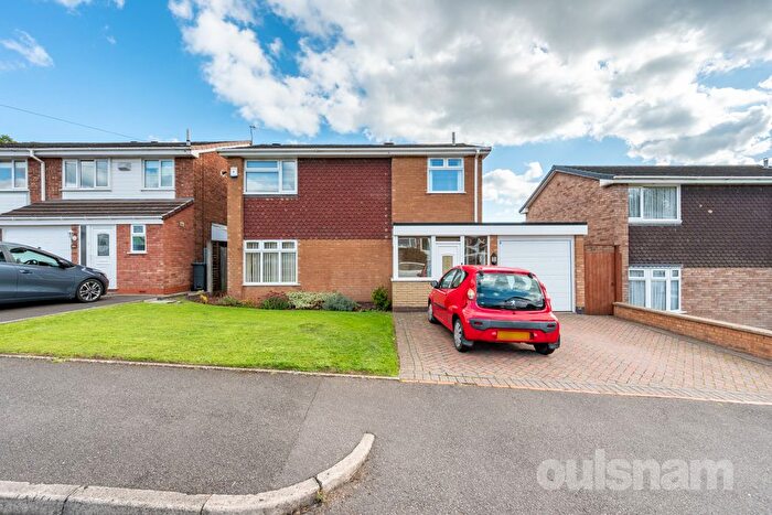 3 Bedroom Detached House For Sale In Winchester Gardens, Northfield, Birmingham, B31