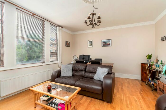 1 Bedroom Flat To Rent In Highbury Park, London, N5