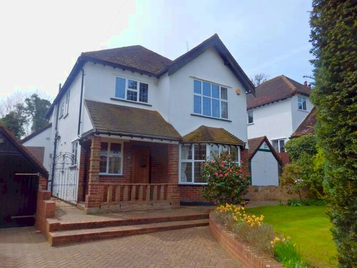4 Bedroom Detached House To Rent In Barons Hurst, Epsom, KT18