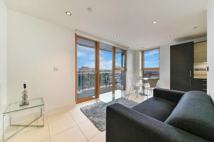 1 Bedroom Flat To Rent In Streamlight Tower, Province Square, Canary Wharf, London, E14