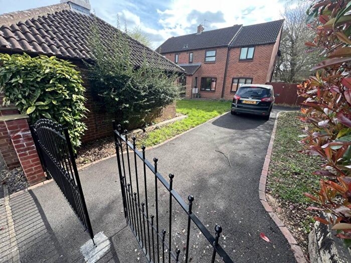 4 Bedroom House To Rent In Hollybush Close, Chippenham, SN14