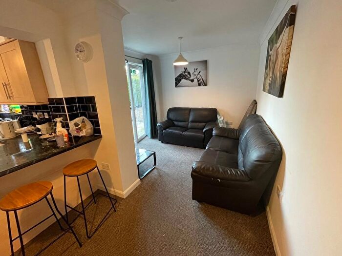 5 Bedroom House To Rent In Cabourne Avenue, Lincoln, LN2