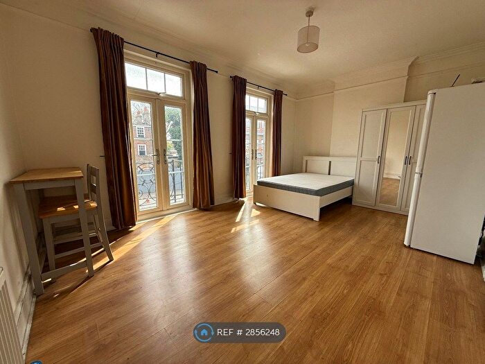 Studio To Rent In London Road, Mitcham, CR4