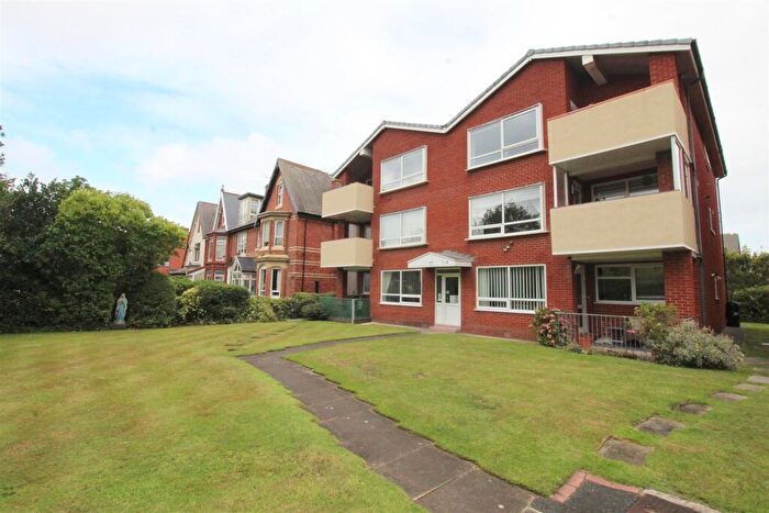 2 Bedroom Flat For Sale In St. Annes Road East, Lytham St. Annes, FY8