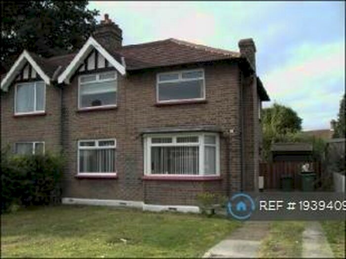 3 Bedroom Semi-Detached House To Rent In Shawbrooke Road, London, SE9