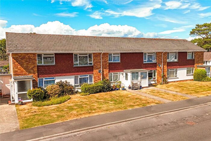 2 Bedroom Apartment For Sale In Aspen Place, New Milton, Hampshire, BH25