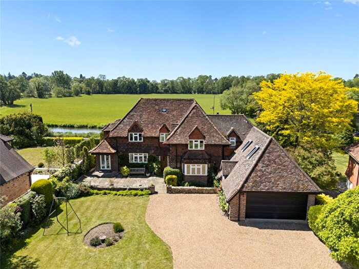 4 Bedroom Detached House For Sale In Leigh Place, Cobham, KT11