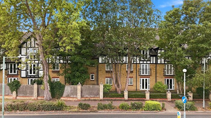 2 Bedroom Flat For Sale In Barnstaple Road, Southend-On-Sea, SS1