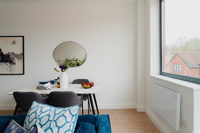 1 Bedroom Ground Maisonette To Rent In Roebuck Close, Reigate - Allocated Parking, RH2