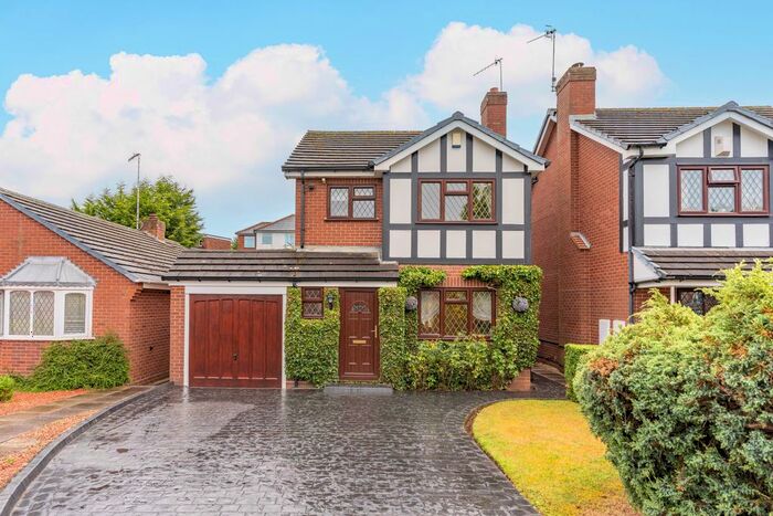 3 Bedroom Detached House To Rent In Tudor Gardens, Stourbridge, West Midlands, DY8