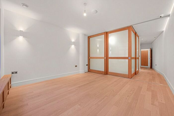 Studio For Sale In Underhill Street, Camden Town, NW1