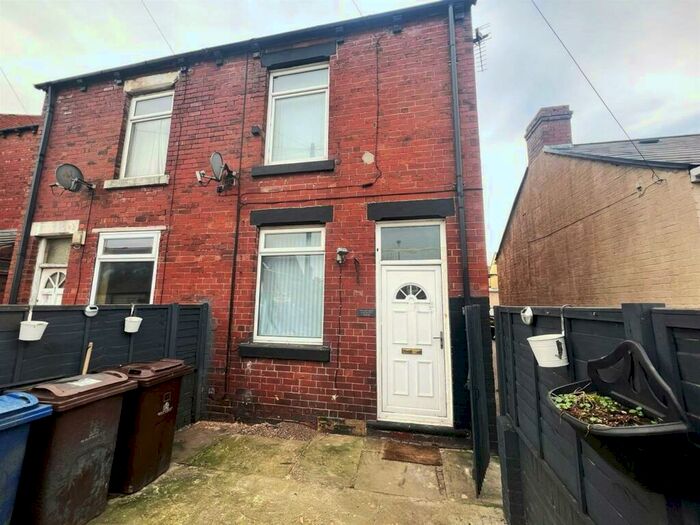2 Bedroom Semi-Detached House To Rent In Victoria Road, Royston, Barnsley, S71