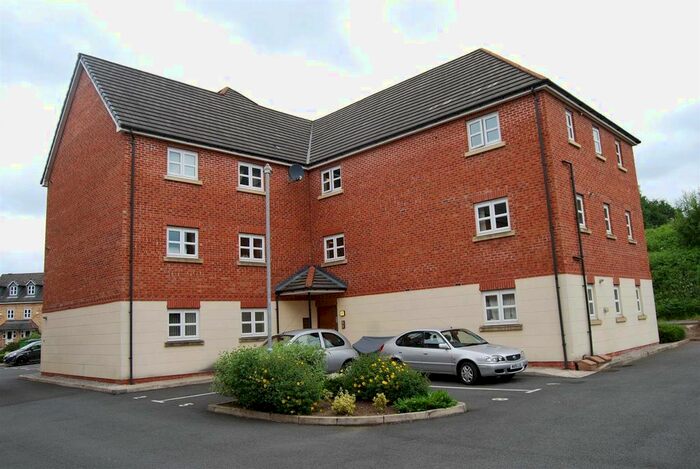 2 Bedroom Flat To Rent In Hartford Drive, Bury BL8