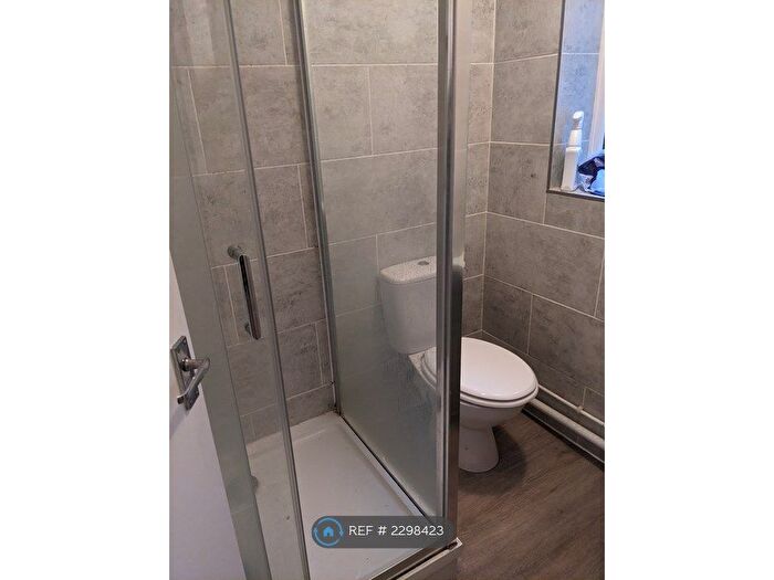 6 Bedroom Semi-Detached House To Rent In Scarnell Road, Norwich, NR5