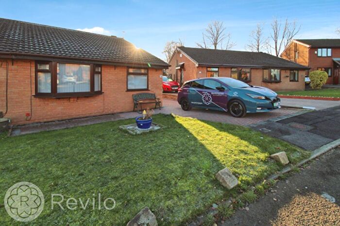 2 Bedroom Bungalow To Rent In Chelsea Close, Shaw, OL2