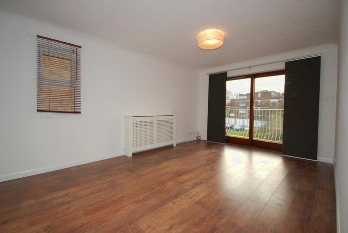 2 Bedroom Flat To Rent In Daniel Court, Brackley Road, Beckenham, BR3