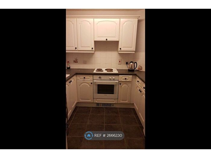 2 Bedroom Flat To Rent In Victoria Docks, Hull, HU9