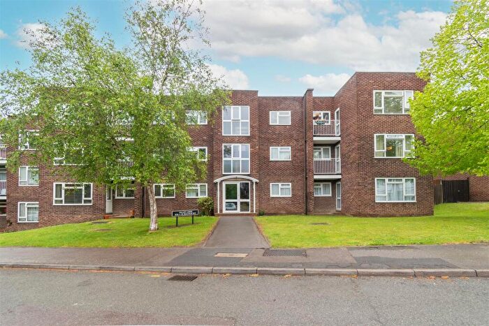 2 Bedroom Flat For Sale In Malcolm Way, Wanstead, E11