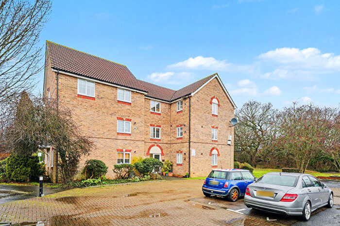 2 Bedroom Flat For Sale In Osprey Road, Waltham Abbey, EN9